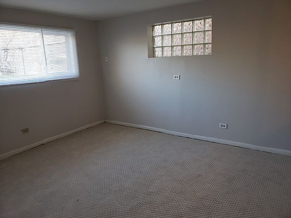 3rd image of 14840 Hoyne Ave #1