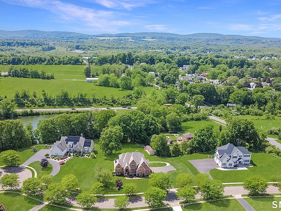 4th image of 29 Copper Beech Drive