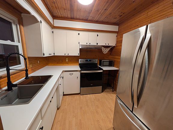 5th image of 606 Jackson St S #606