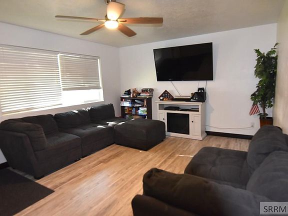 2nd image of 365 Berrett Ave