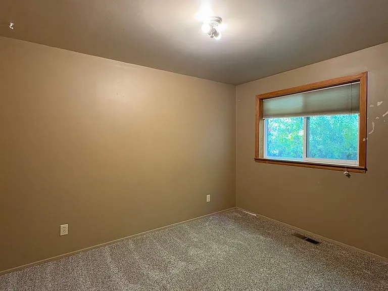 1001 N Brooklane St — Photo 36