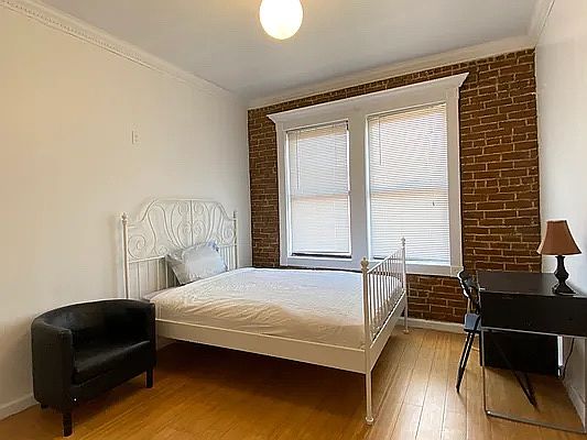 2nd image of 1875 Lexington Ave #2D