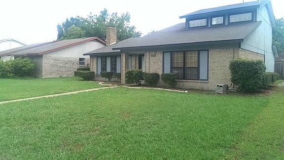 2nd image of 2918 Brookcrest Dr
