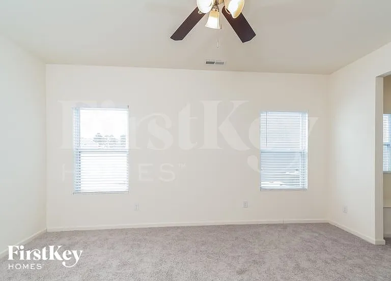 804 Atlantis St — Photo 8
