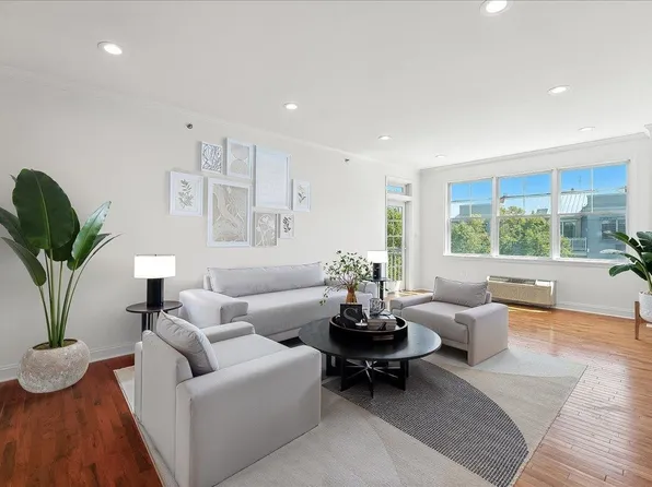 15 Freedom Way image 1 of 48