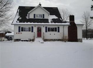 6205 Stumph Rd, Parma Heights, OH 44130