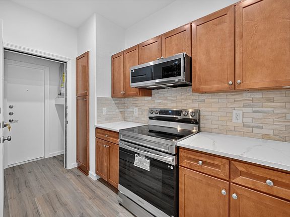 3rd image of 330 Las Colinas Blvd APT 240