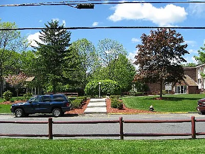 2 bed, 750 sqft, $2,150 — Photo 2