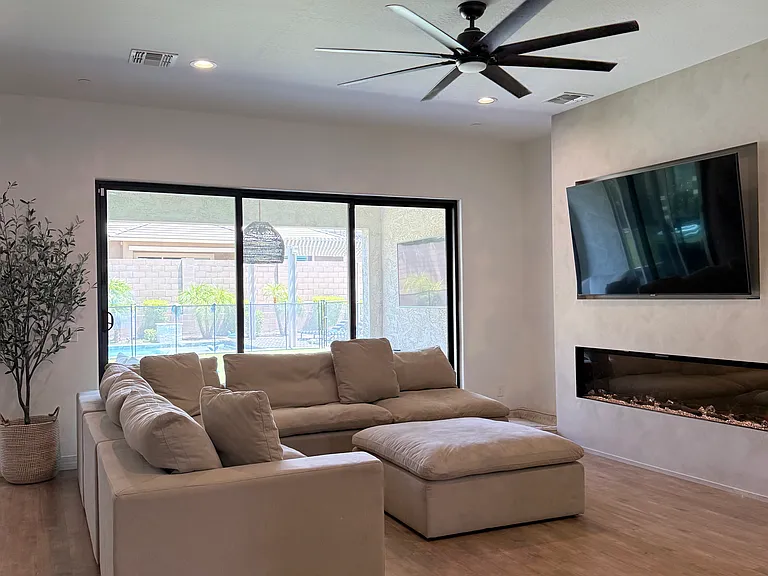 11616 W Andrew Ln — Photo 2