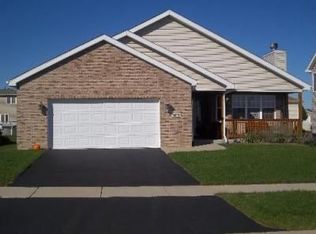 1619 Sawgrass Ln, Beecher, IL 60401