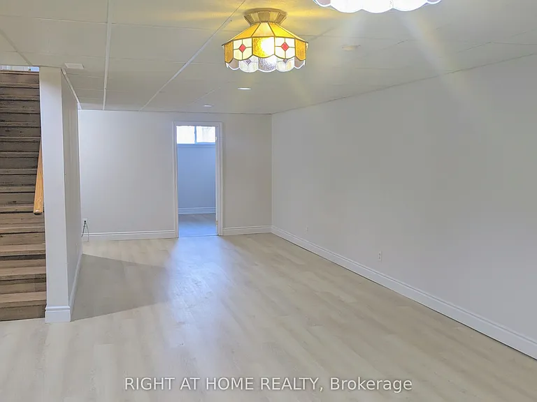 1258 Stacey Rd — Photo 11