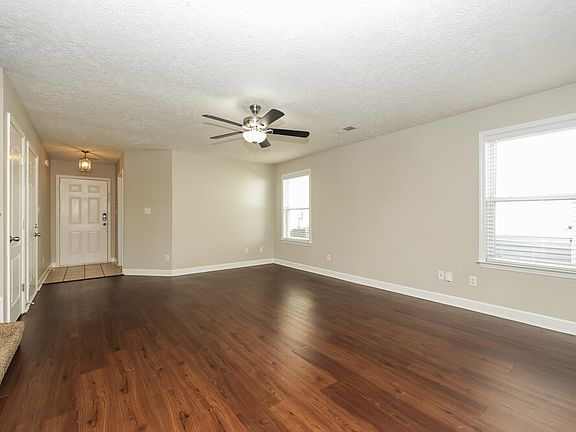 4th image of 1516 Beaconcrest Cir