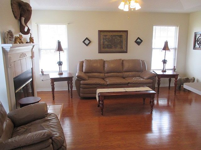 1st image of 341 Nalani St
