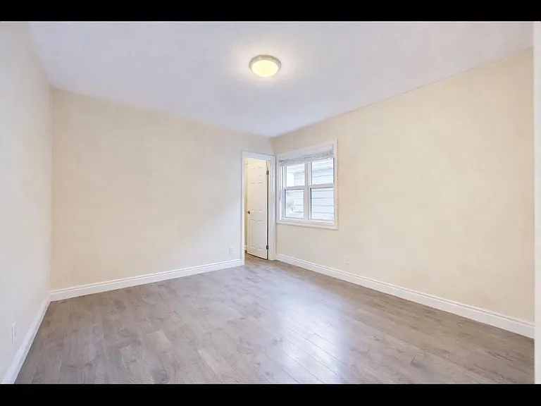 259 Sanders St — Photo 7