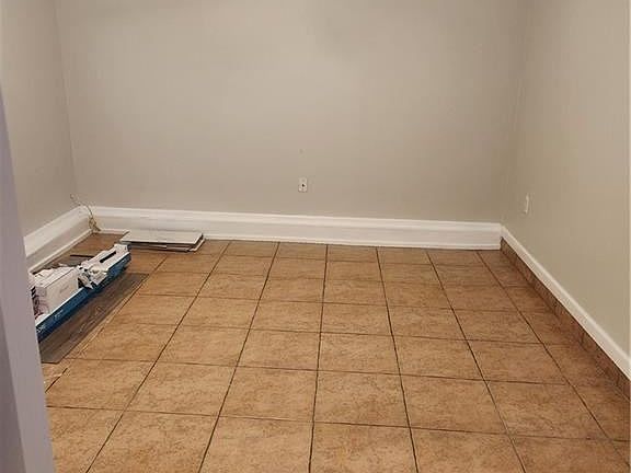 4th image of 121 Georgetown Dr