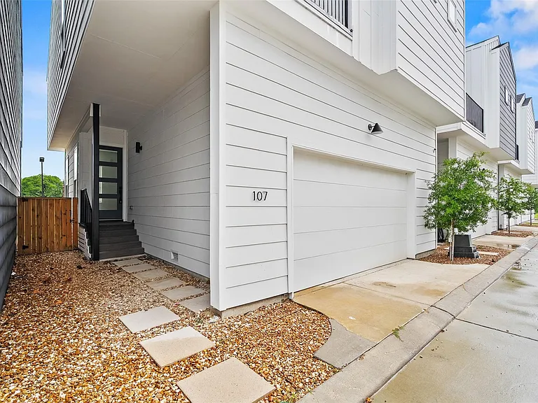 107 Tolima Dove St — Photo 4