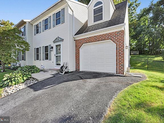 4th image of 35 Park Ridge Dr