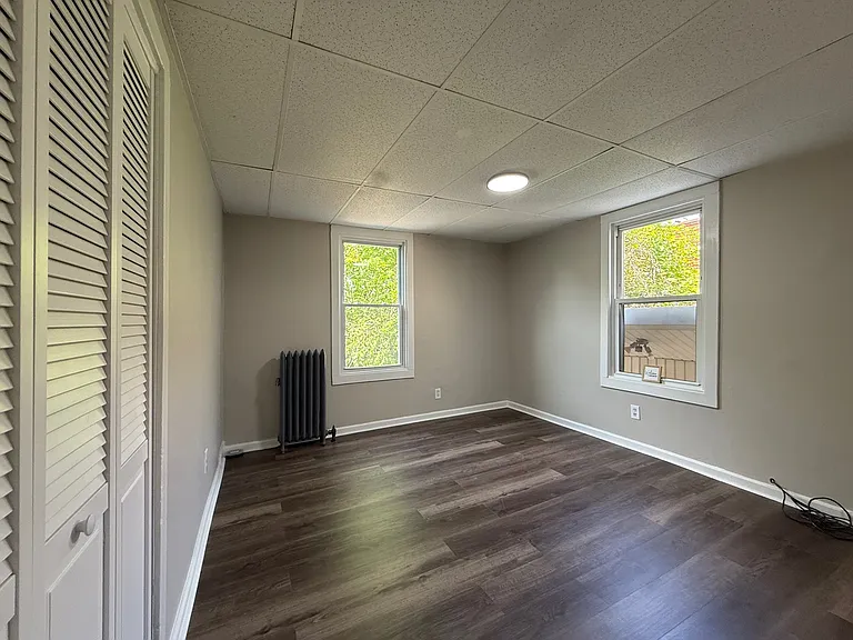 339-341 Allen St #1R — Photo 4
