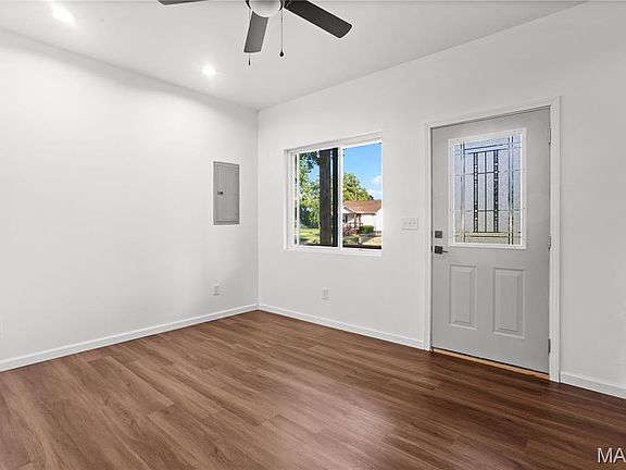 3rd image of 828 Vest Ave