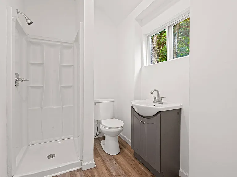321 Kennedy Ave — Photo 2
