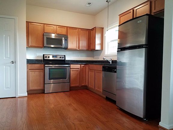 2nd image of 2325 Jenny Ln