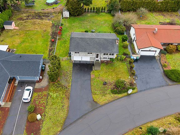 5th image of 15029 25th Avenue Ct E