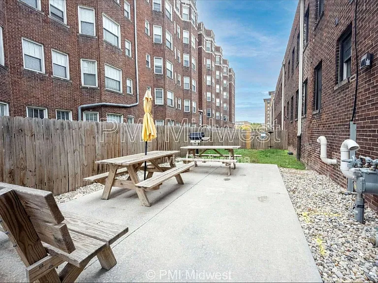 Priscilla Apartments — Photo 53