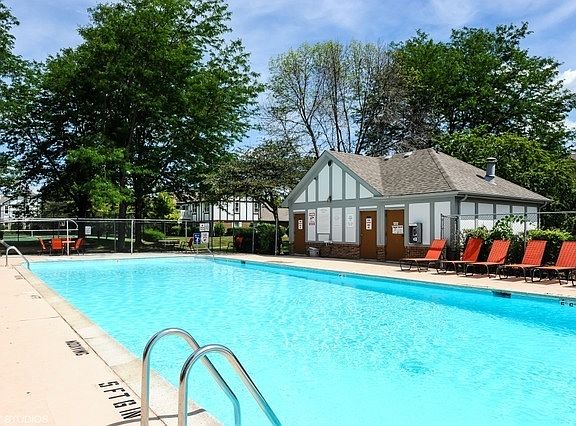 4th image of 1426 Clairmont Ct #1426