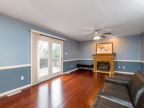 4th image of 219 Blue Stone Hills Dr