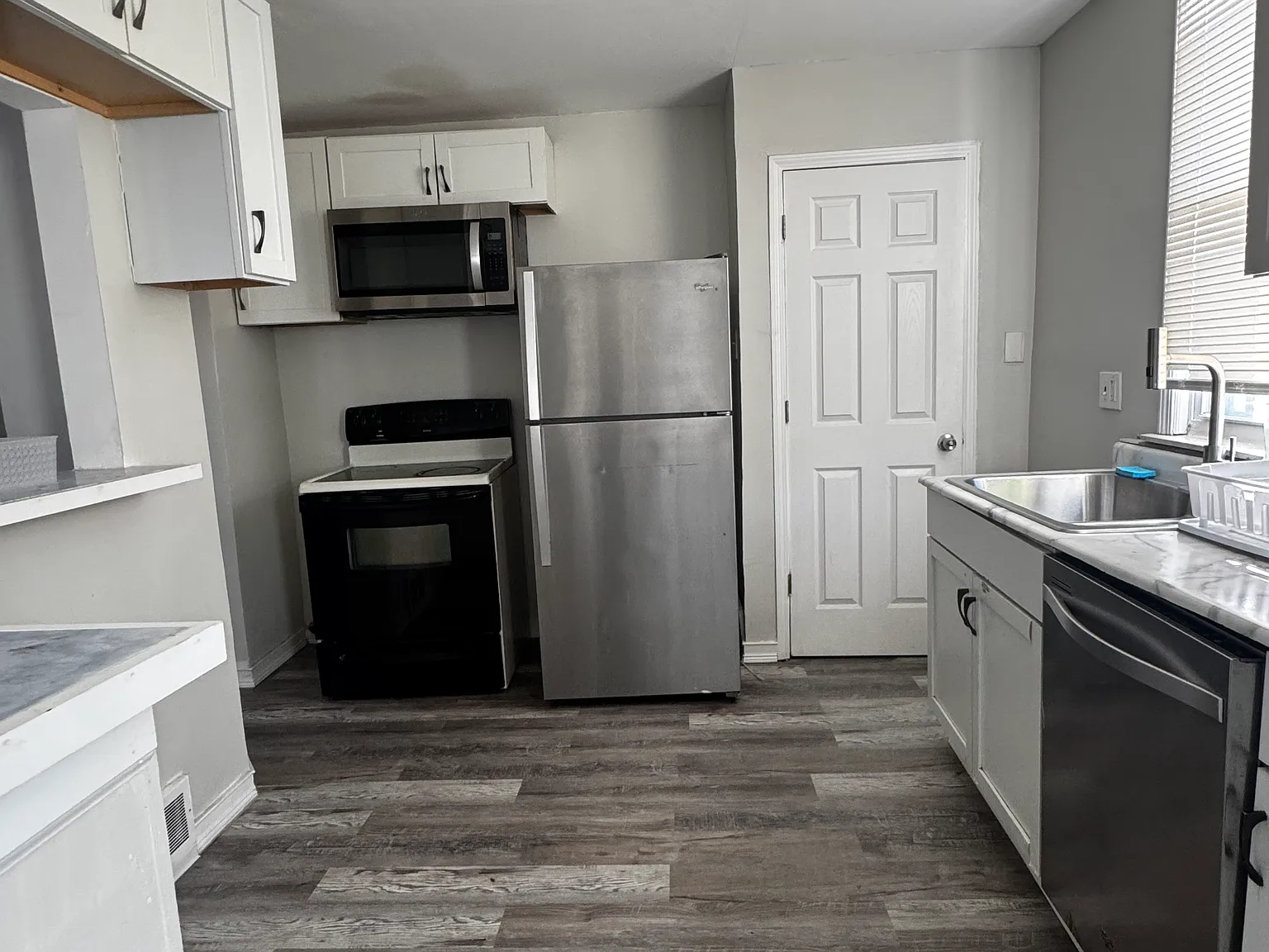 4 bed, 1296 sqft, $4,500 — Photo 4