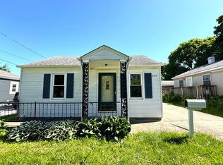 655 Hartwell Ave, Elgin, IL 60120