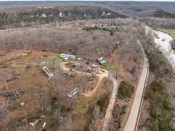 4th image of 21303 Teardrop Rd