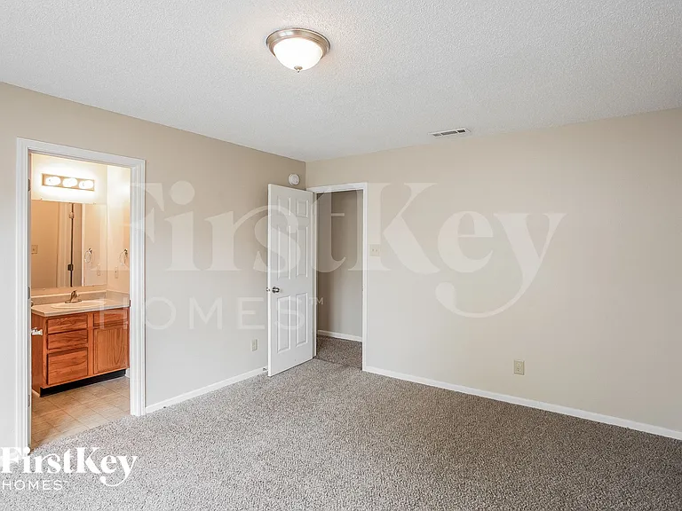 744 Adagio Dr — Photo 6