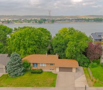 1119 Lakewood Dr, Pierre, SD, 57501