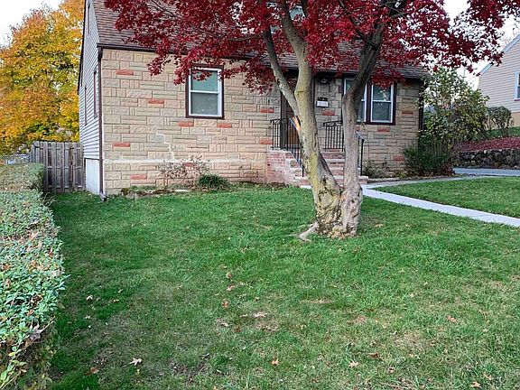 3rd image of 25 Mayfair Dr