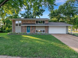 1778 San Miguel Ln, Fenton, MO 63026