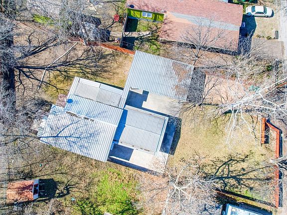 2nd image of 916 McDonald Drive