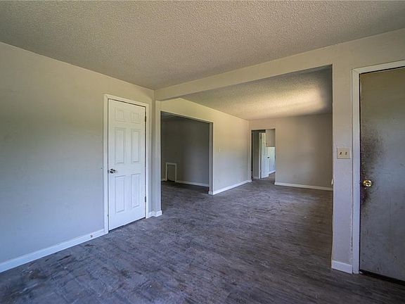 2nd image of 4241 NE 20th St