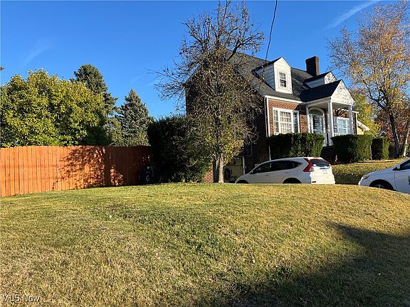 2nd image of 424 N 10th St