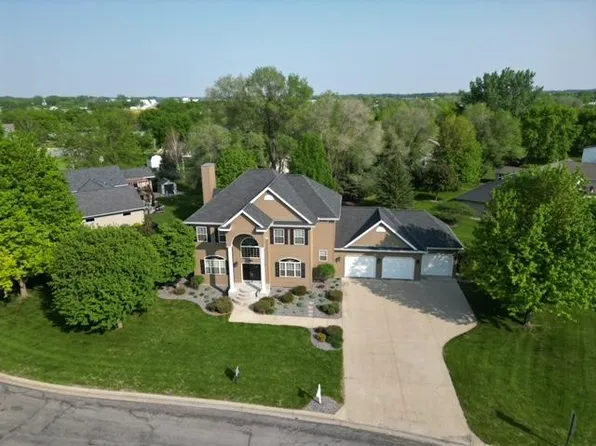 504 Northwood Dr, Redwood Falls, MN 56283