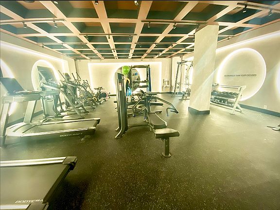 5th image of 2718 Church Ave #209