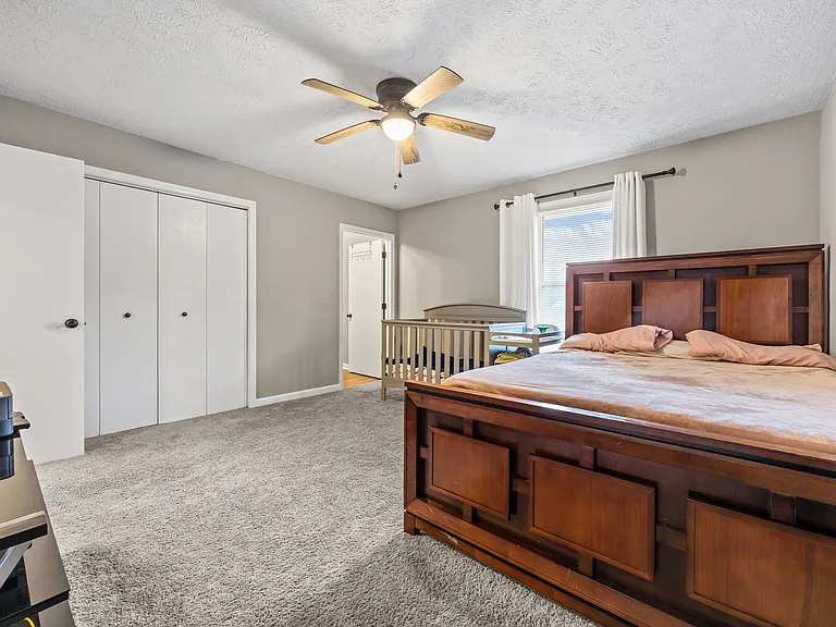 38 Hallmark Dr — Photo 18