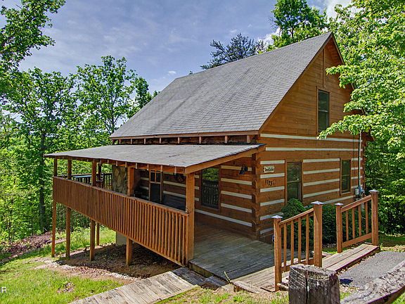 2nd image of 1723 Bluff Ridge Rd