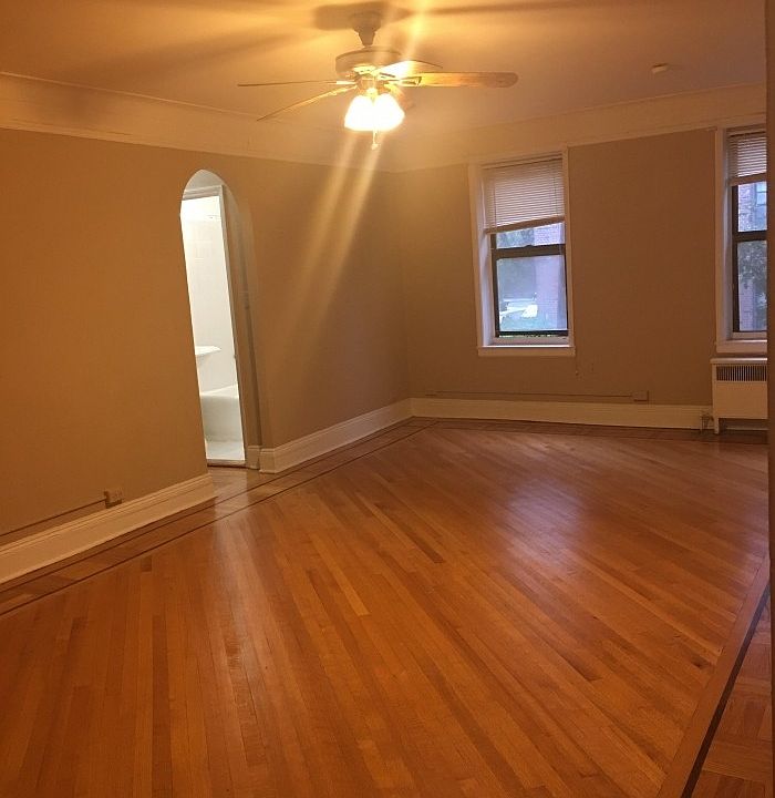 1st image of 1 Broad Pkwy APT 6M