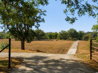 440 Chimney Valley Dr, Blanco, TX 78606