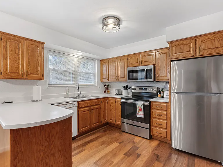 1000 Providence Rd — Photo 20