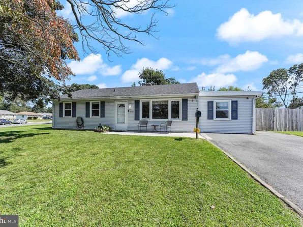 1100 Greentree Rd, Newark, DE 19713