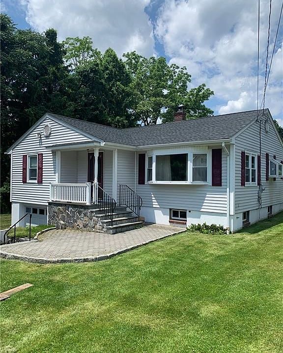 1st image of 11 Beechland Ct