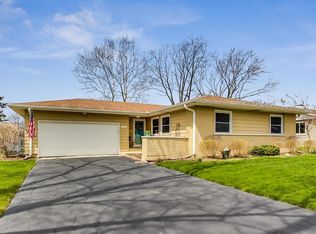 1242 N Linden Ave, Palatine, IL 60074