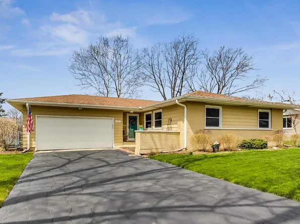 1242 N Linden Ave, Palatine, IL 60074